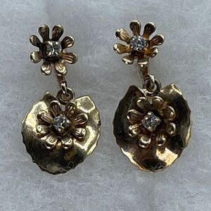 Vintage Tara screw-back rhinestone floral dangle earrings